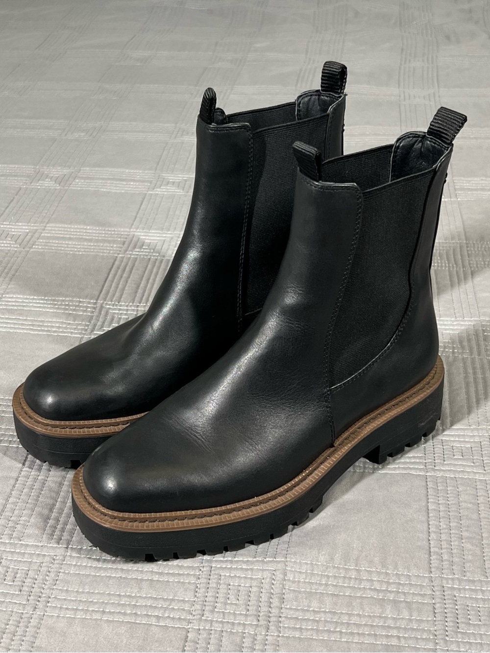 Sam Edelman Laguna Chelsea Boots Black Leather Lug Sole Women’s Shoe Size 8